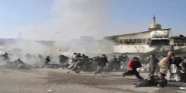 विधायक पर पत्थरों और बमों से हमला