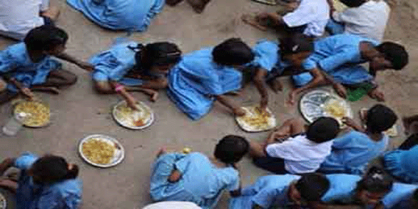 अब बच्चों के खाने पर होगी सीसीटीवी कैमरे की नजर!