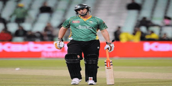 सिंक्लेयर ने क्रिकेट को अलविदा कहा