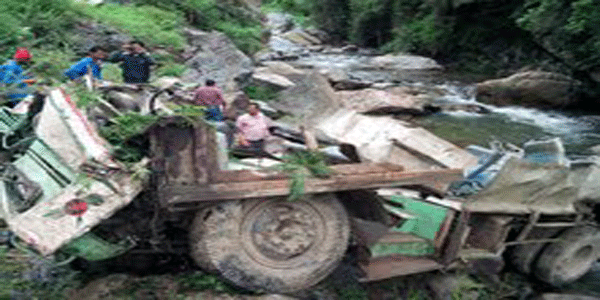 बस हादसे में 8 की मृत्यु 39 घायल