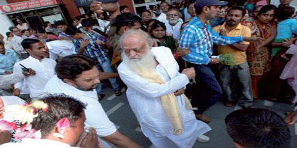 ‘तमाशाराम और नौटंकीराम हैं आसाराम, जेल जाने पर सही हो जाएंगे’