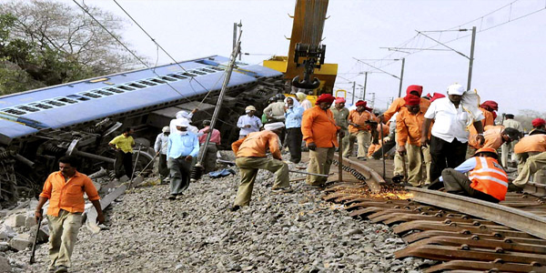 रेल हादसे में मारे गए लोगों के परिजनों को 2 लाख रुपए का मुआवजा