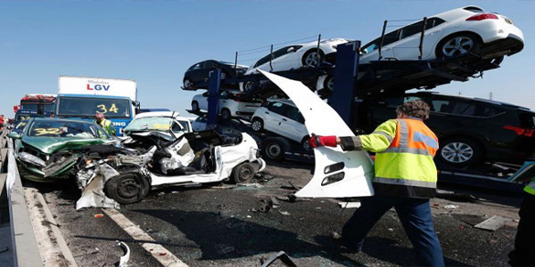 ब्रिटेन में टकराई 130 गाडिय़ां, दर्जनो घायल