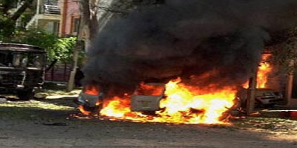 पाकिस्तानी चर्च में आतंकी हमला: फायरिंग के बाद आतंकी ने ब्‍लास्‍ट में खुद को उड़ाया