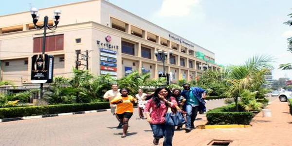 सीने पर गोली खाकर की मां की रक्षा