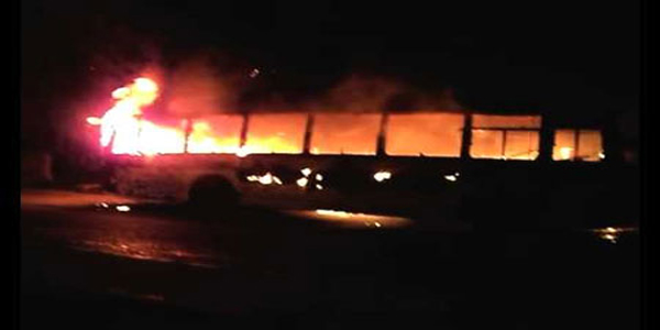 आंध्र प्रदेश: बस में लगी भीषण आग, 45 के मरने की आशंका