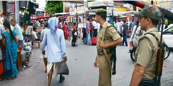छावनी बनी अयोध्या, बीजेपी सांसद योगी आदित्‍यनाथ गिरफ्तार