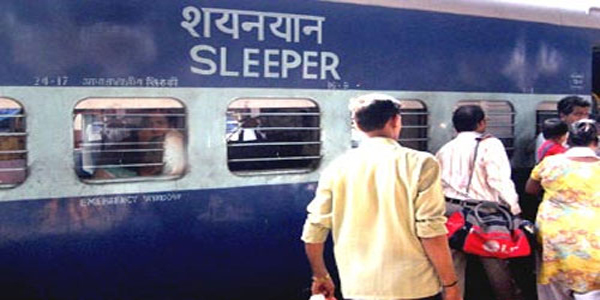 रेल किराए बढ़े, हुआ दो फीसदी का इजाफा