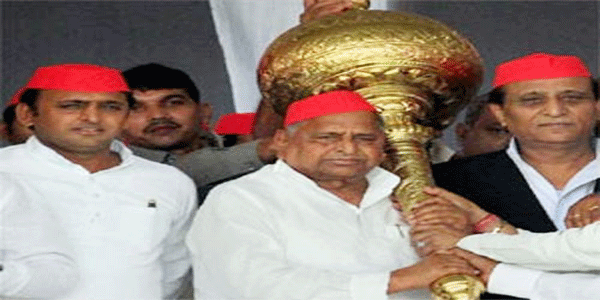 अगली बार तीसरे मोर्चे की सरकार बनेगी: मुलायम