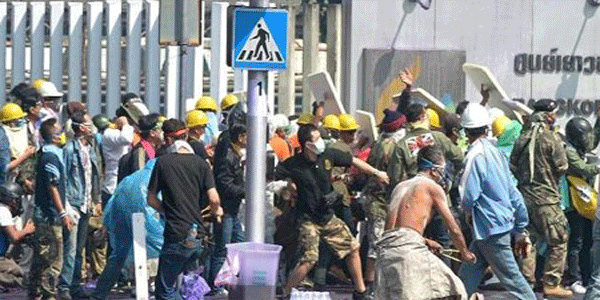 थाईलैंड: अज्ञात बंदूकधारियों ने प्रदर्शनकारियों पर की गोलीबारी, 1 की मौत