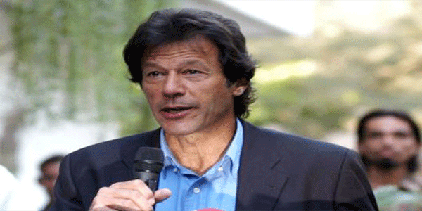 सैन्य अभियान बढ़ाएगा आतंकवाद: इमरान खान