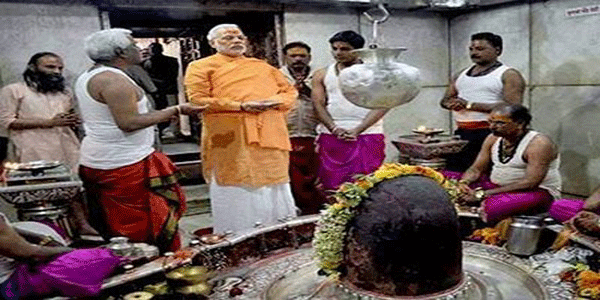 मोदी के दर्शन के बाद संकटमोचन मंदिर को गंगा जल से किया पवित्र