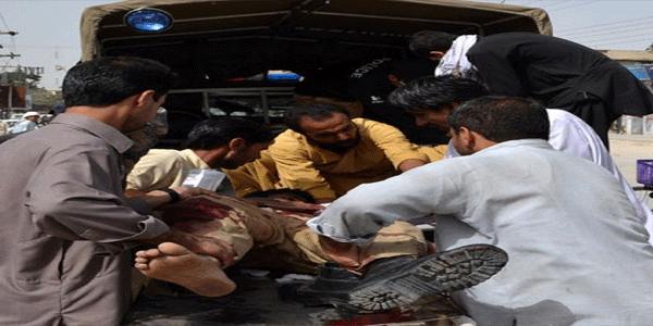 पाकिस्तान में तीर्थयात्री बस पर आत्मघाती हमला, 2 की मौत व 31 घायल