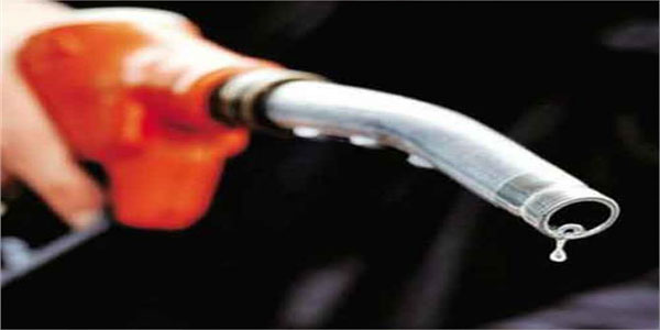 पैट्रोल 1.09 रुपए सस्ता, डीजल 50 पैसे प्रति लीटर महंगा